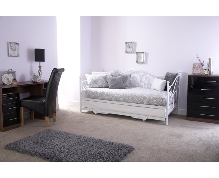 Madison White Swirl Day Bed with Pull-out Trundle Bed